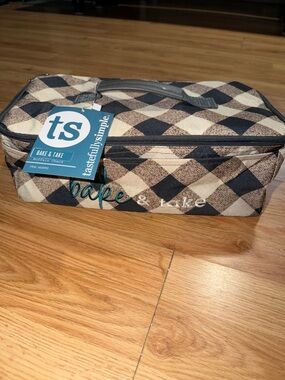 NWT Tastfully Simple Bake & Take Bag